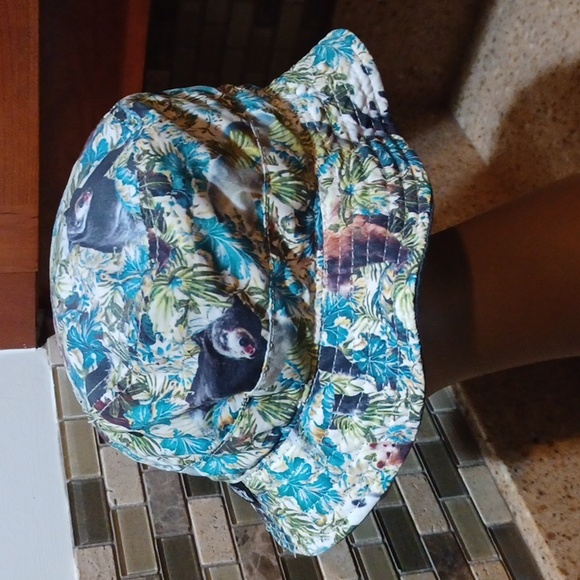 CHUCK ORIGINAL Reversible Bear Bucket Hat Sz OS - Picture 5 of 9